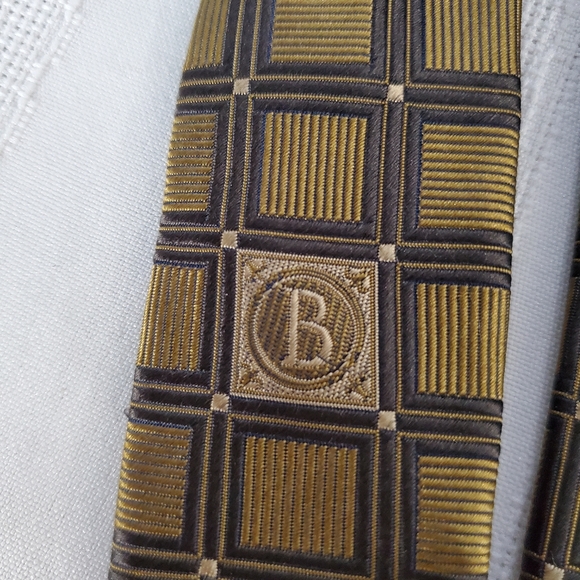 Luxury Tie Villa Bolgheri Italia 100% Silk Squares Gold & Brown Embroidery - Picture 2 of 9